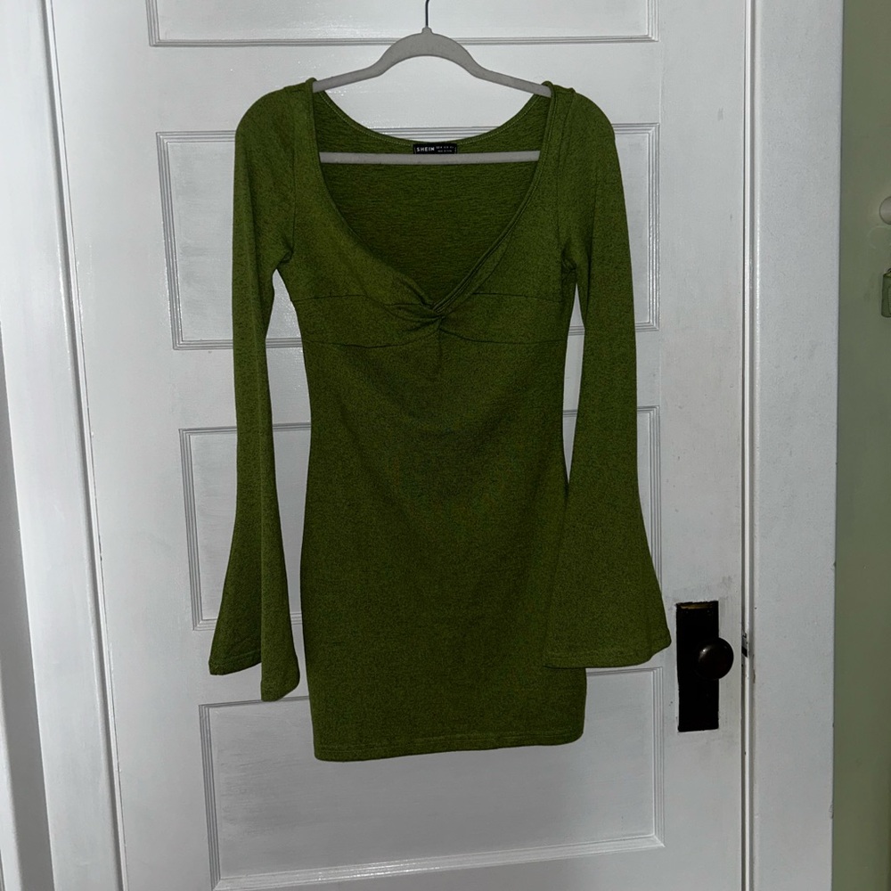 Long sleeve green dress